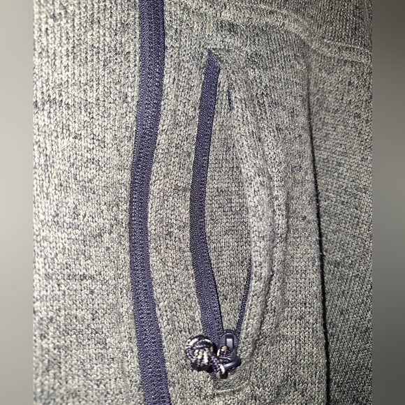 A Billabong Men's Olive Green Sweater with adjustable waist strap in a size XL. - Picture 2 of 5